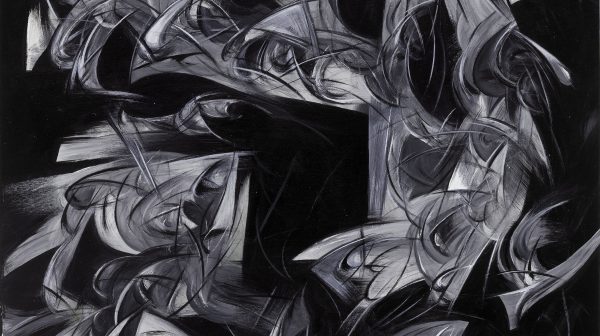 纸板与悬吊的球